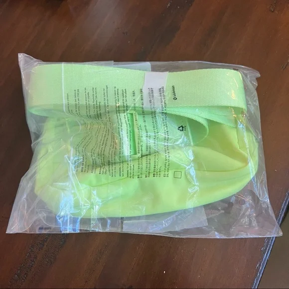 🍋Lululemon Everywhere Belt Bag Extended Strap in Faded Zap - Picture 9 of 9